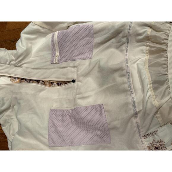 Free People Movement Alpine Glow Ski Pullover in Brushed Sail Paisley Size M - Picture 6 of 9